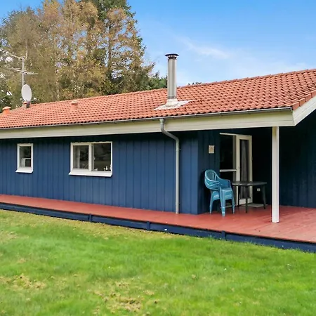 Three-bedroom Holiday In